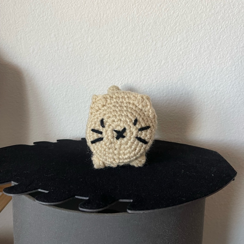 Handmade Crochet Cat - Picture 2 of 13